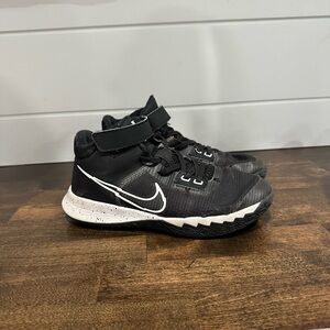 Nike Kyrie Flytrap 4 Kids Shoes Size 2.5